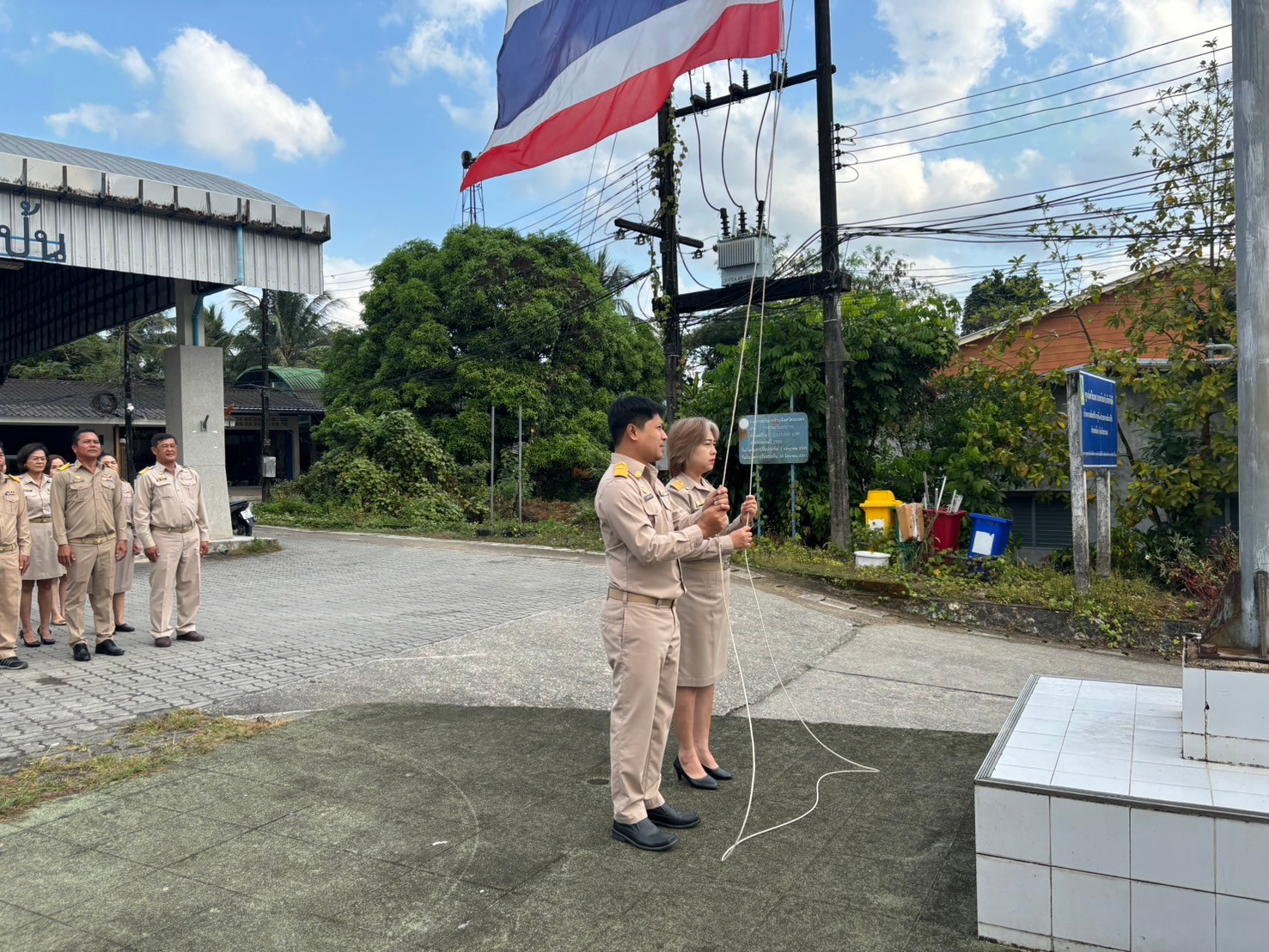 กิจกรรมเคารพธงชาติและร้องเพลงชาติไทย