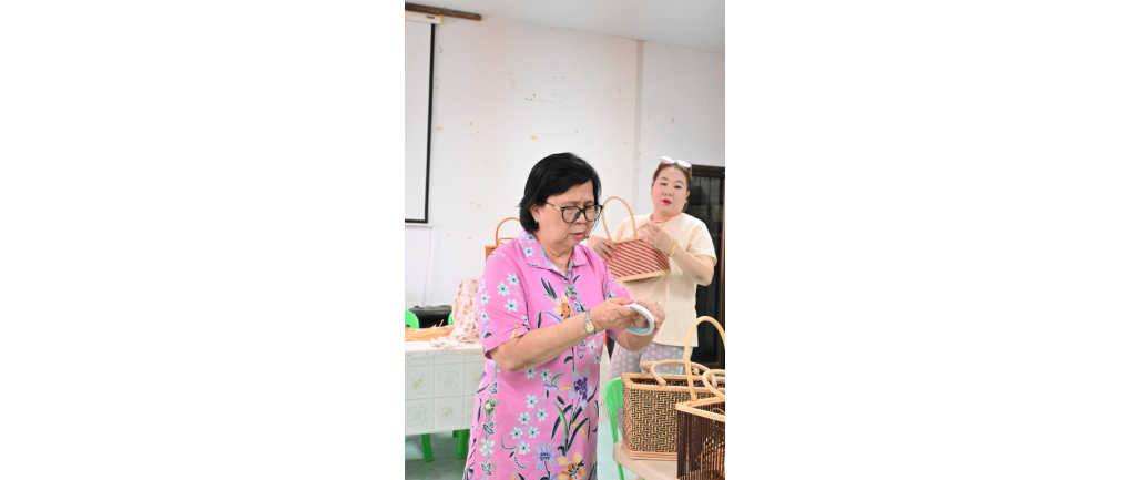 กิจกรรมการสานกระเป๋าหวายเทียม ในวันที่ 2-3 กันยายน 2568